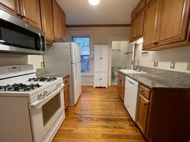 Building Photo - 5 Record St