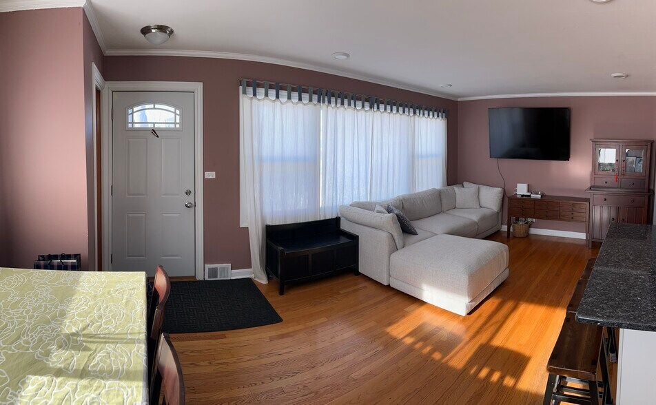 Building Photo - 9023 Central Ave