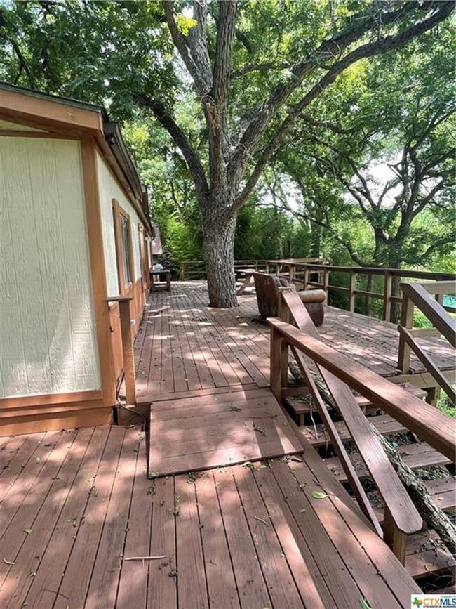 Building Photo - NEW ON MARKET /// RIVER FRONT CABIN AVAILABLE!!
