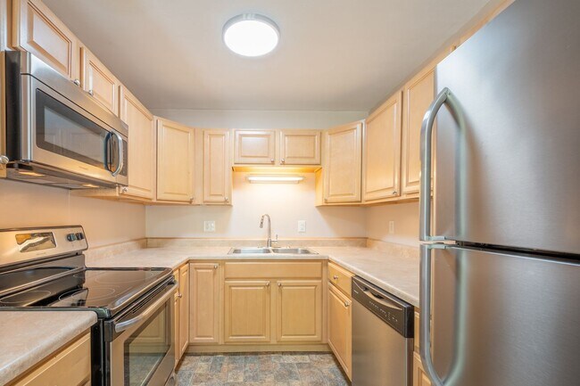 Building Photo - Rutrough Road