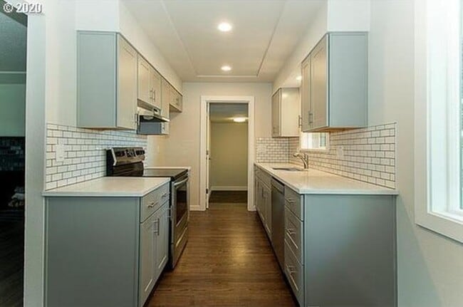 Building Photo - 18641 NE Everett Ct