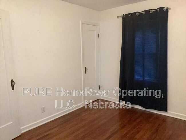 Building Photo - 1302 S 51st Ave