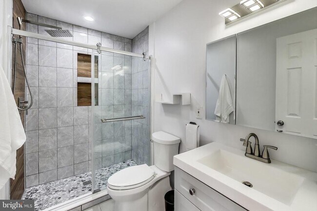 Building Photo - 14316 Woodcrest Dr