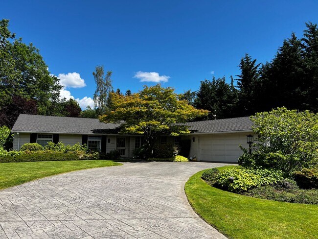 Building Photo - CLICK "REQUEST A TOUR" NOW!