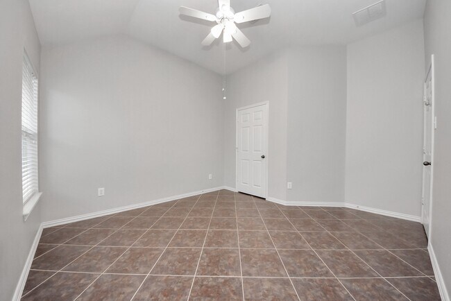 Building Photo - 18403 Sierra Falls Ct
