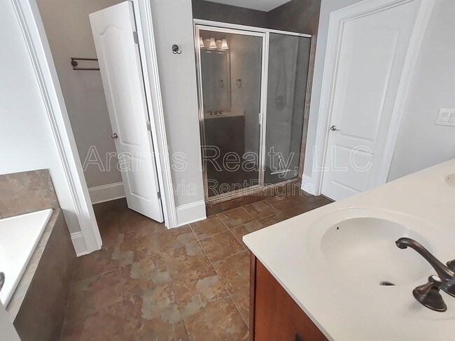 Building Photo - 2772 Durham Dr NE