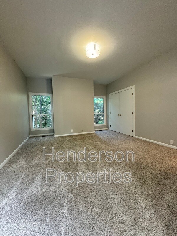 Building Photo - 501 Fenton Pl