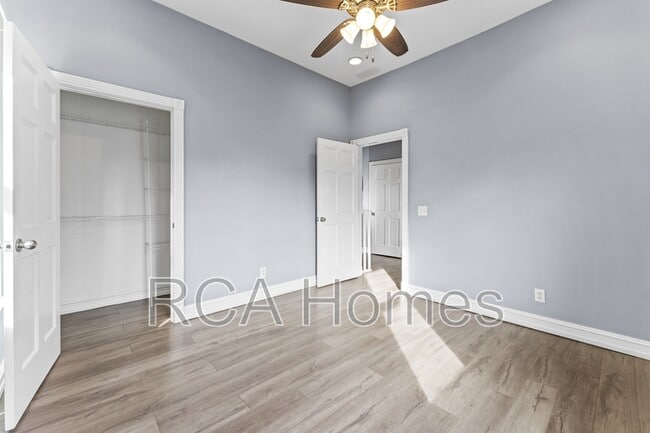 Building Photo - 918 N College Ave