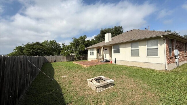 Building Photo - 3819 Eagles Nest St