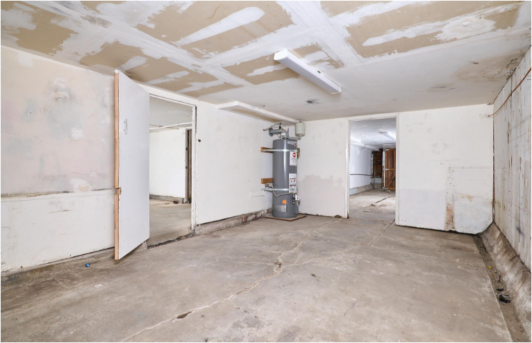 Building Photo - 1440 Beach St