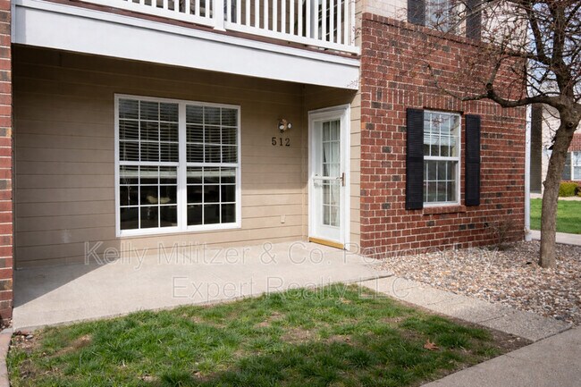 Building Photo - 406 S Church St