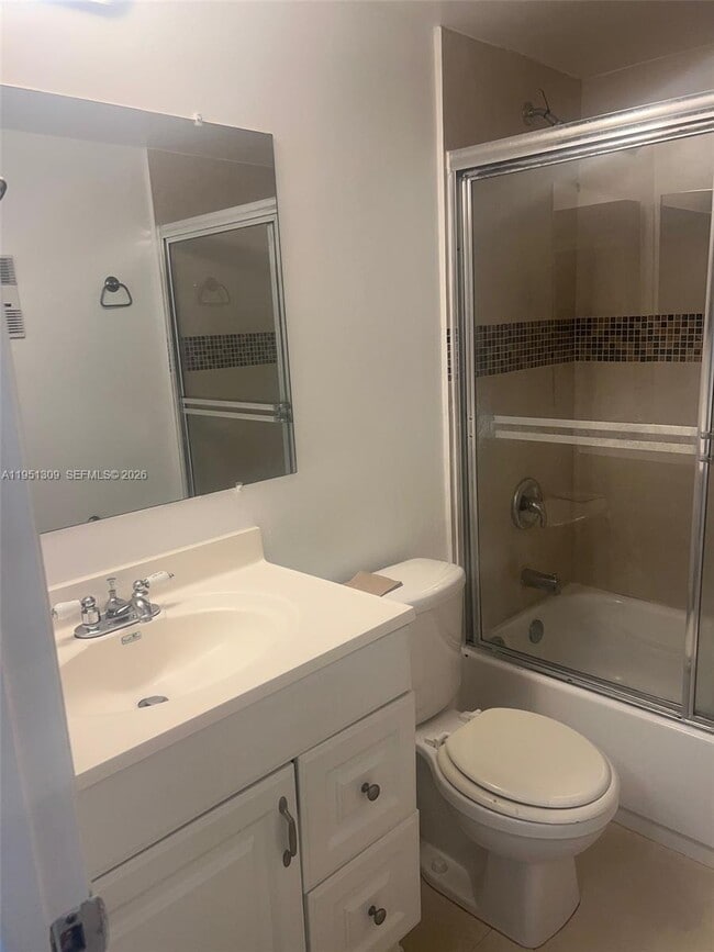 Building Photo - 842 NE 209th St