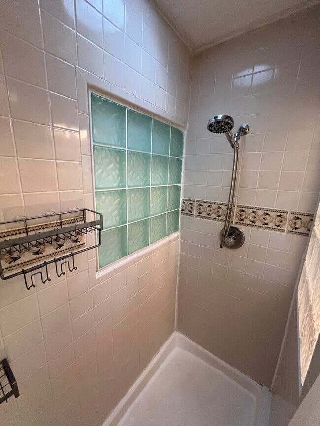 Building Photo - Charming 3-bedroom, 1.5-bathroom property in Pfafftown