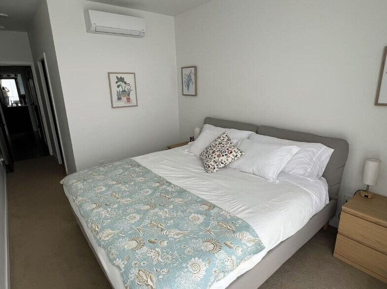 Building Photo - 905 17th Ave