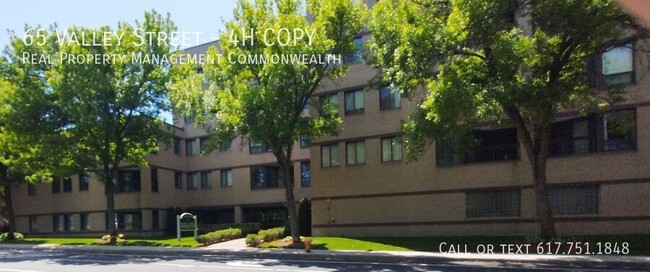 Building Photo - Oasis in Medford at Maple Park Condominium