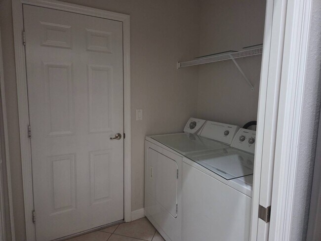 Building Photo - 2304 Palm Key Ct