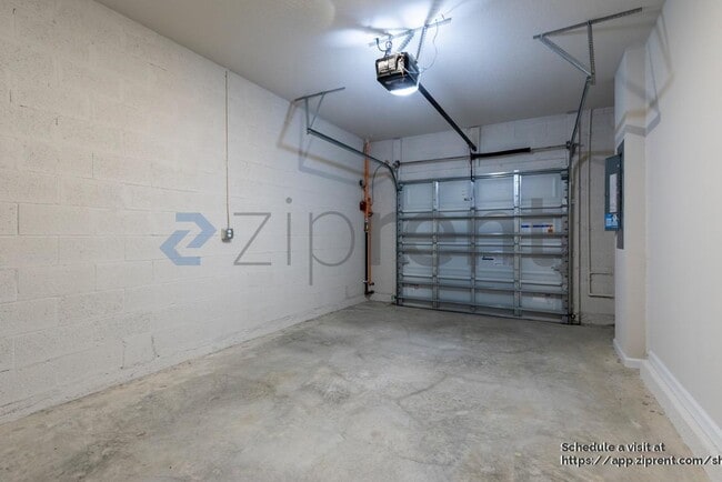 Building Photo - 458 Salisbury Cir