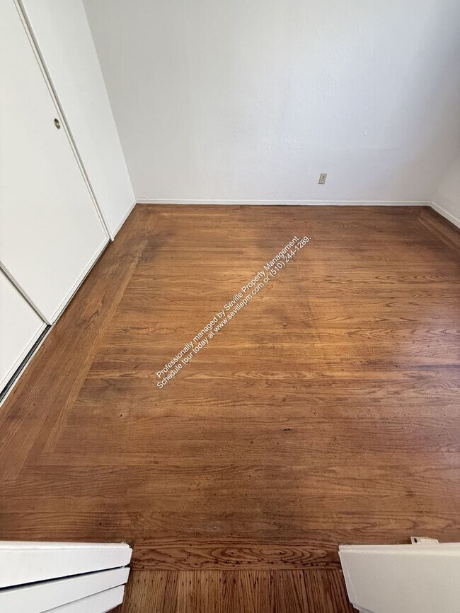 Building Photo - Berkeley Gem w/plenty of outdoor space...available now!