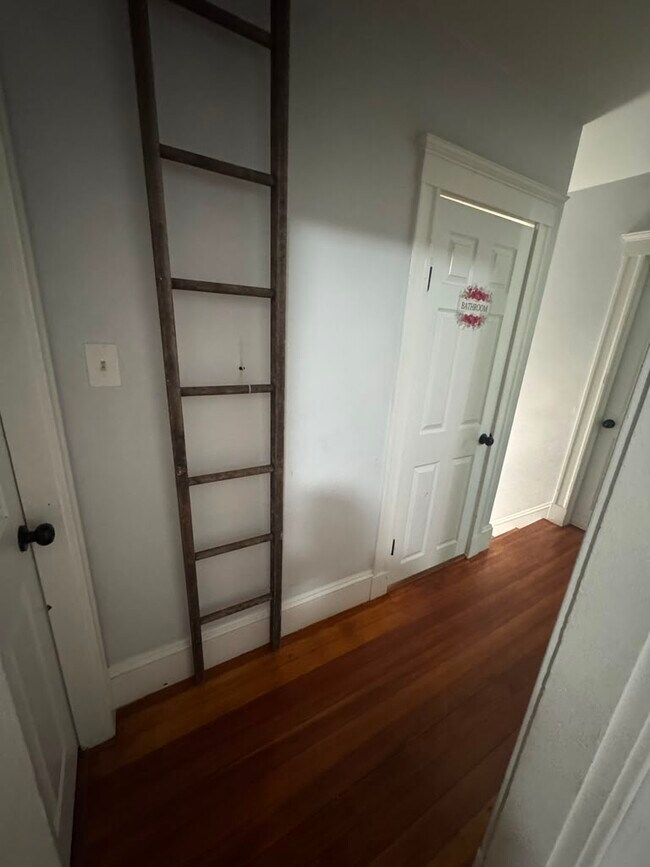 Building Photo - 29 Sammett St