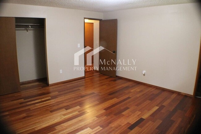 Building Photo - Freshly Updated 4BR Home w/ Finished Basement, New Appliances & RV/Boat Parking