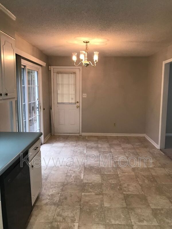 Building Photo - 2211 Birnam Pl