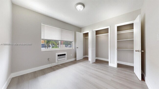 Building Photo - 891 SW 5th St