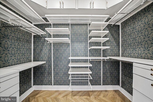 Building Photo - 2012 D St NE