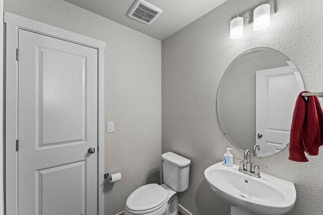 Building Photo - 5204 Roundhouse Dr