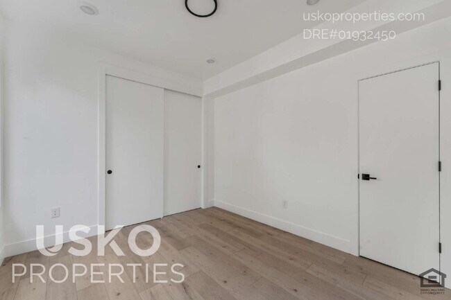 Building Photo - "Charming 1-Bedroom Unit in Sacramento's H...