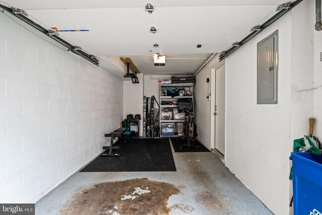 Building Photo - 722 S Clifton St