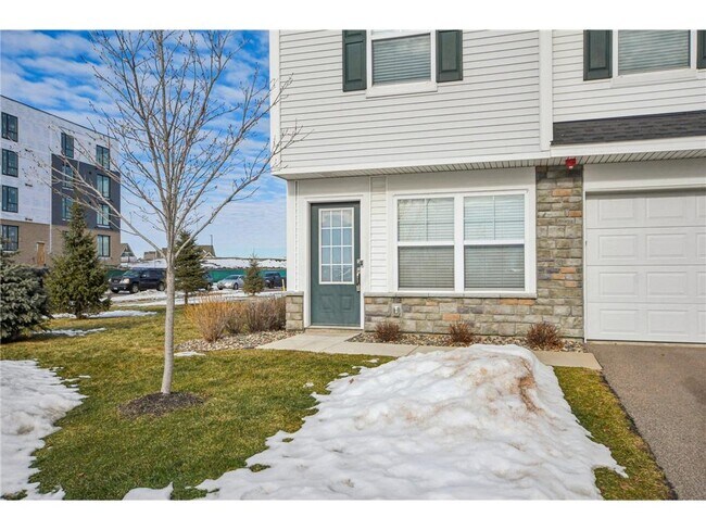 Building Photo - 1203 Lower 143rd St E