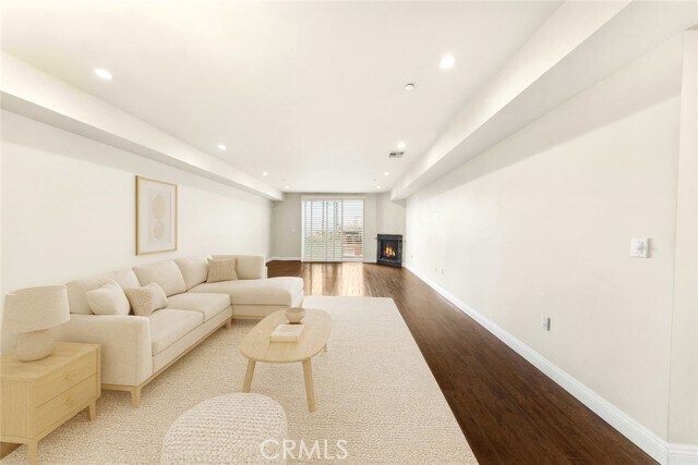 Building Photo - 11218 Camarillo St