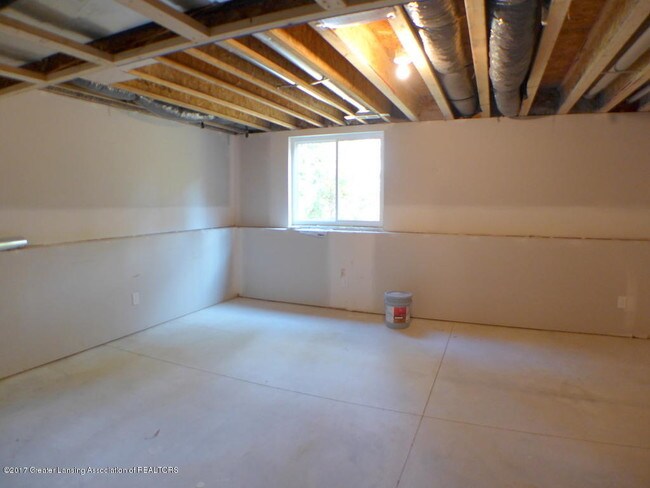 Building Photo - 5832 Outer Dr
