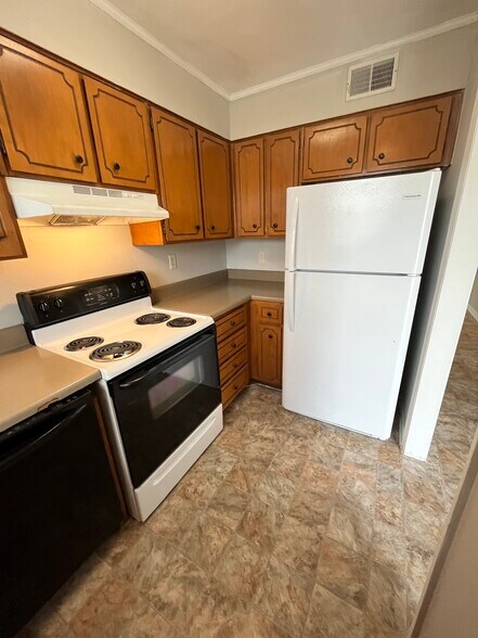 Building Photo - 1111 Emmett St