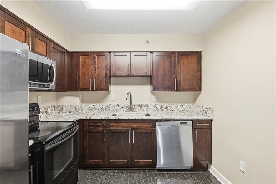 Building Photo - 2870 Pharr Ct S Northwest