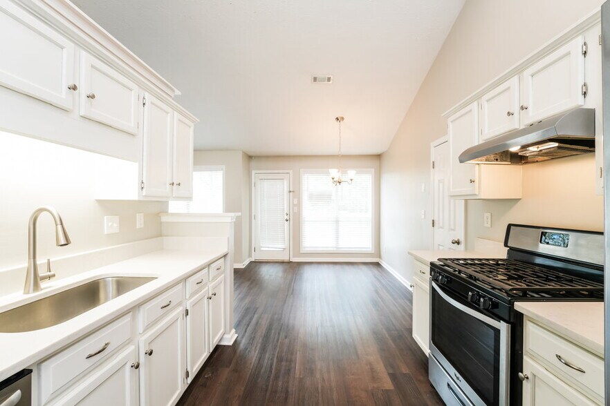Building Photo - 40 Birchwood Ct