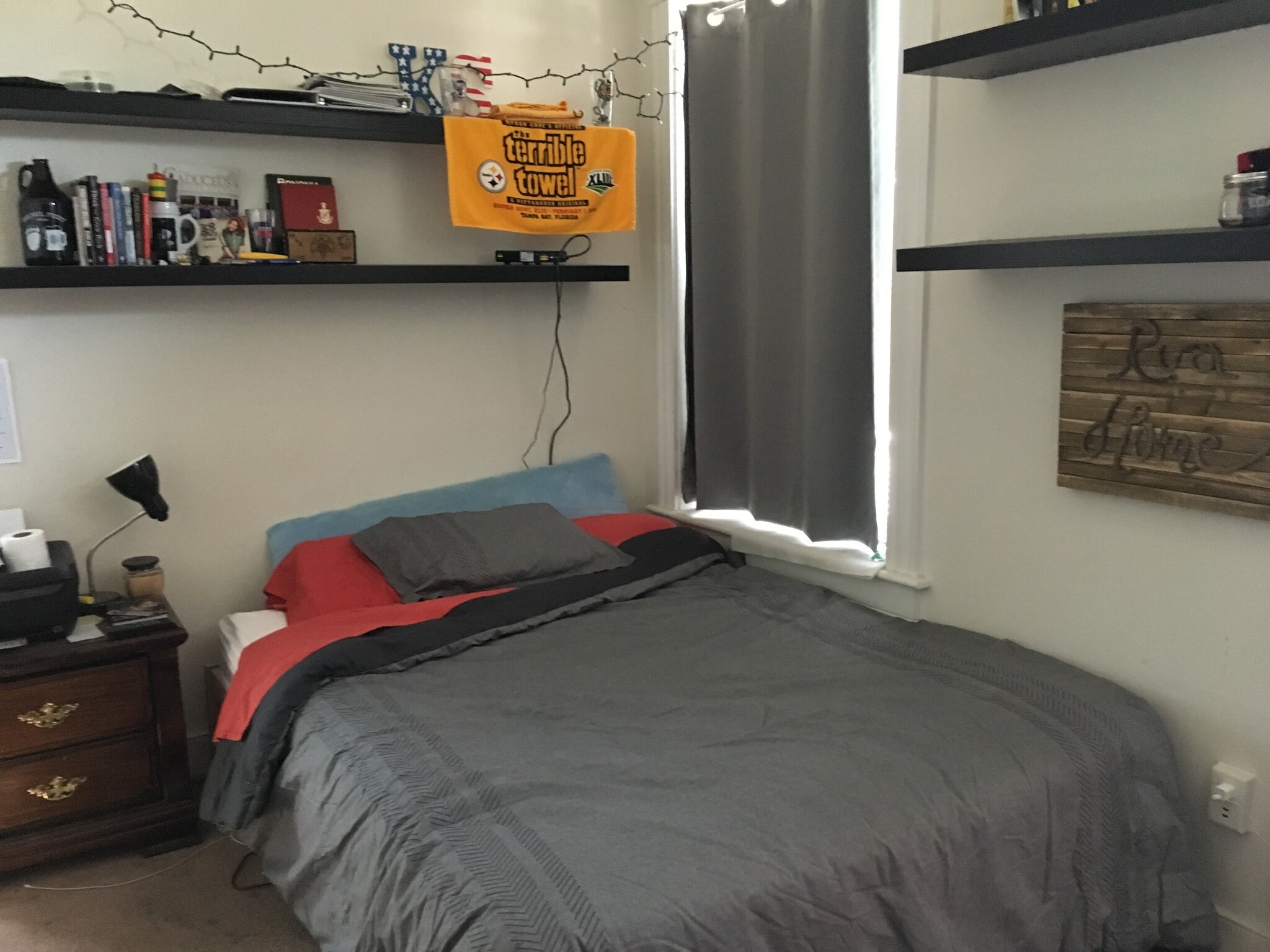 Back bedroom - 703 W Leigh St