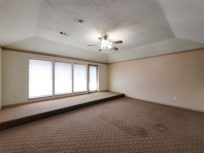 Building Photo - 4717 Country Club View