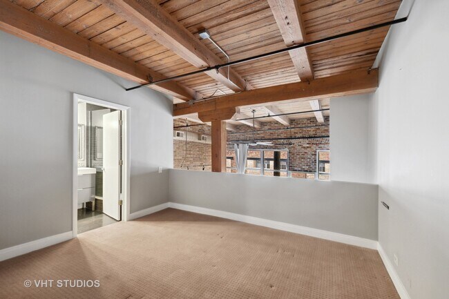 Building Photo - 1000 W Washington Blvd