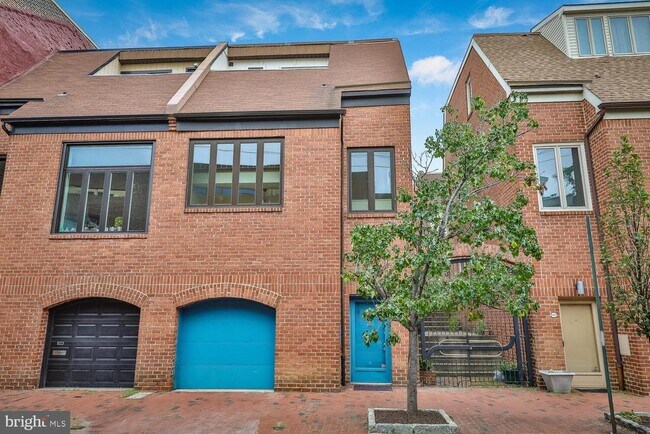 Building Photo - 821 Lombard St