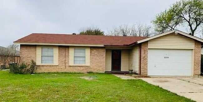 Building Photo - 3304 Hanover Dr