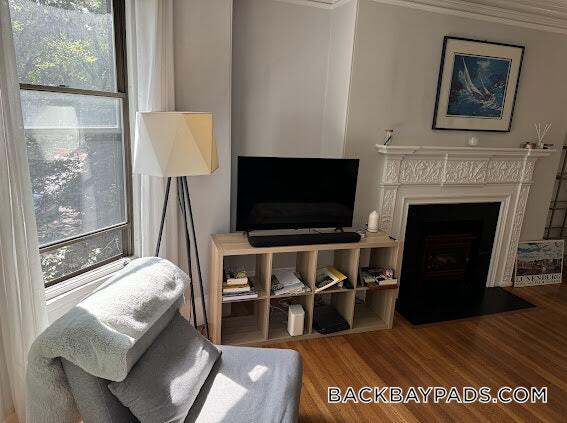 Building Photo - 429 Marlborough St