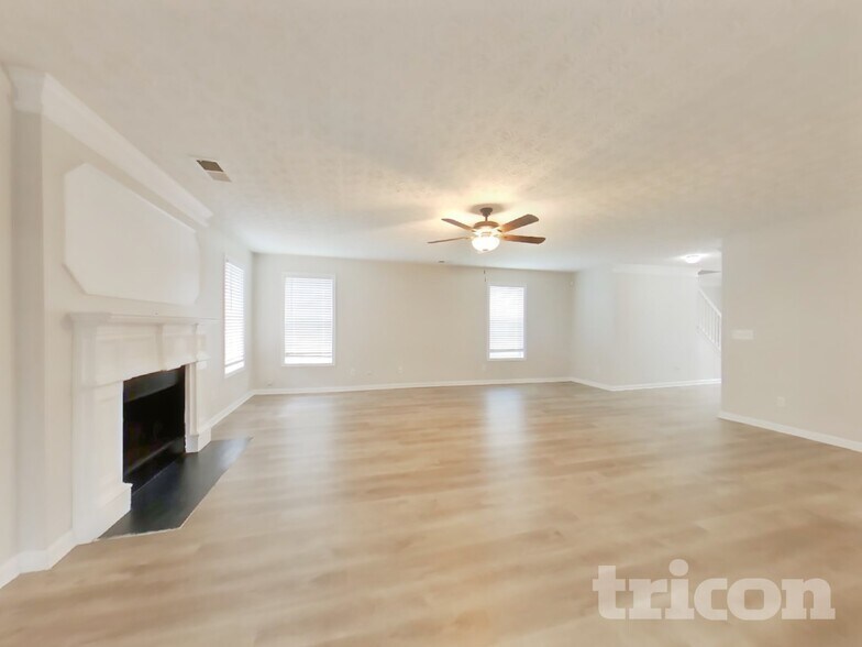 Building Photo - 4003 Riverside Pkwy