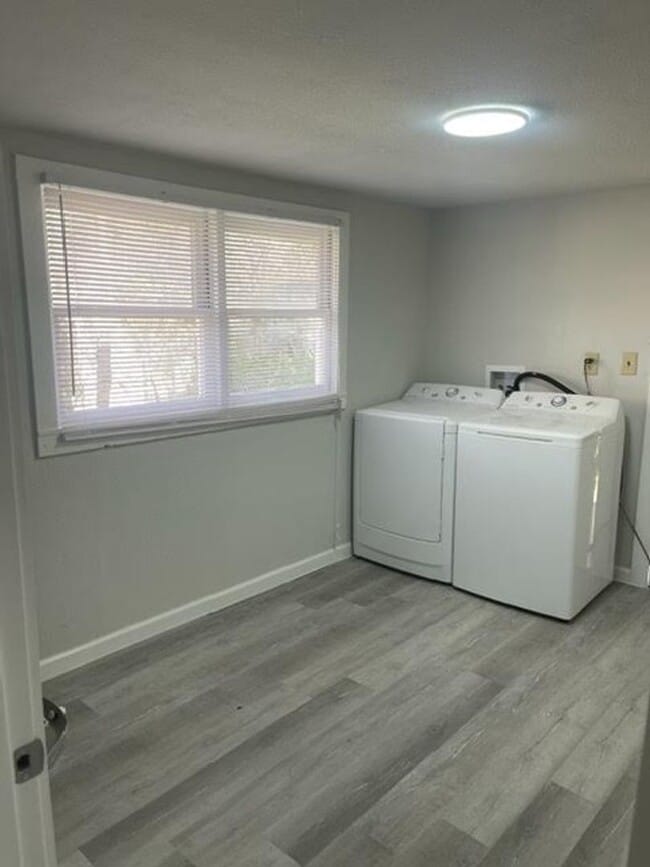 Building Photo - 3/1 in West, TX