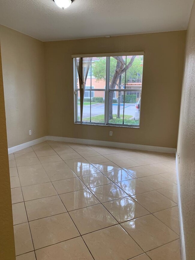 Building Photo - 3549 Forest Hill Blvd