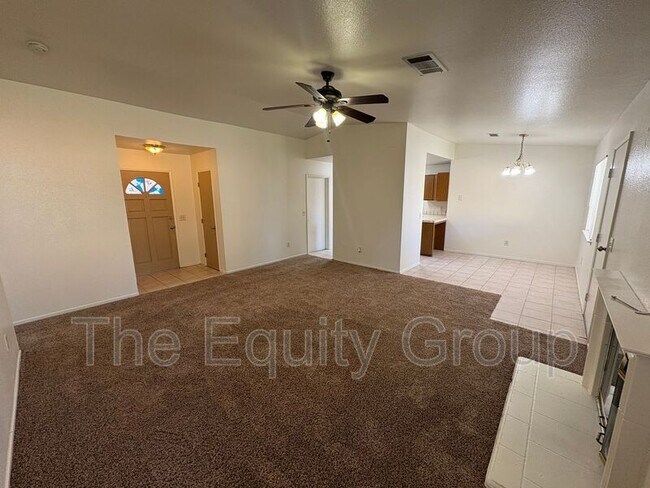 Building Photo - 2210 W Buena Vista Ave