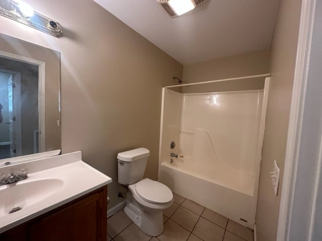 Building Photo - 5565 Banyan Trace Dr