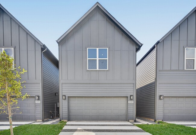 Building Photo - 305 Marcella St