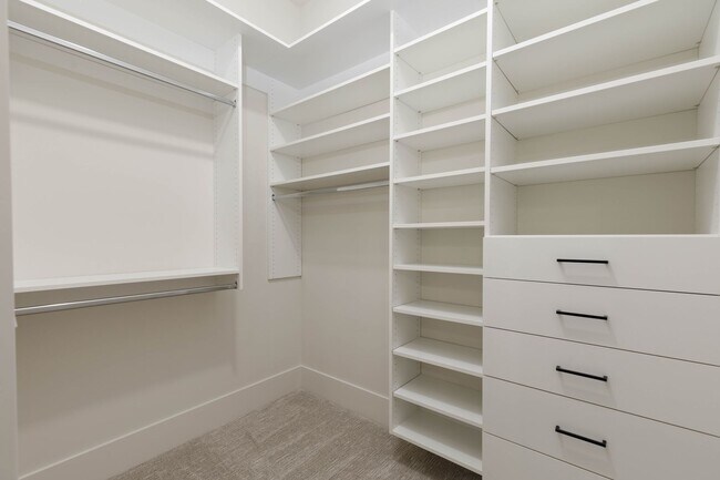 Building Photo - Gorgeous Custom Single Story with RV Garage