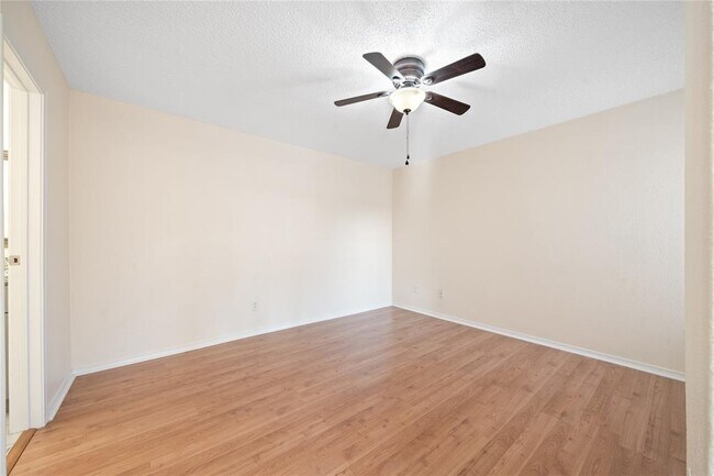 Building Photo - 2750 Holly Hall St
